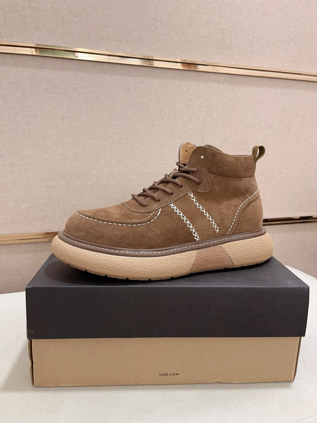 UGG Men's Chukka Lace-Up Boot — Tan Suede