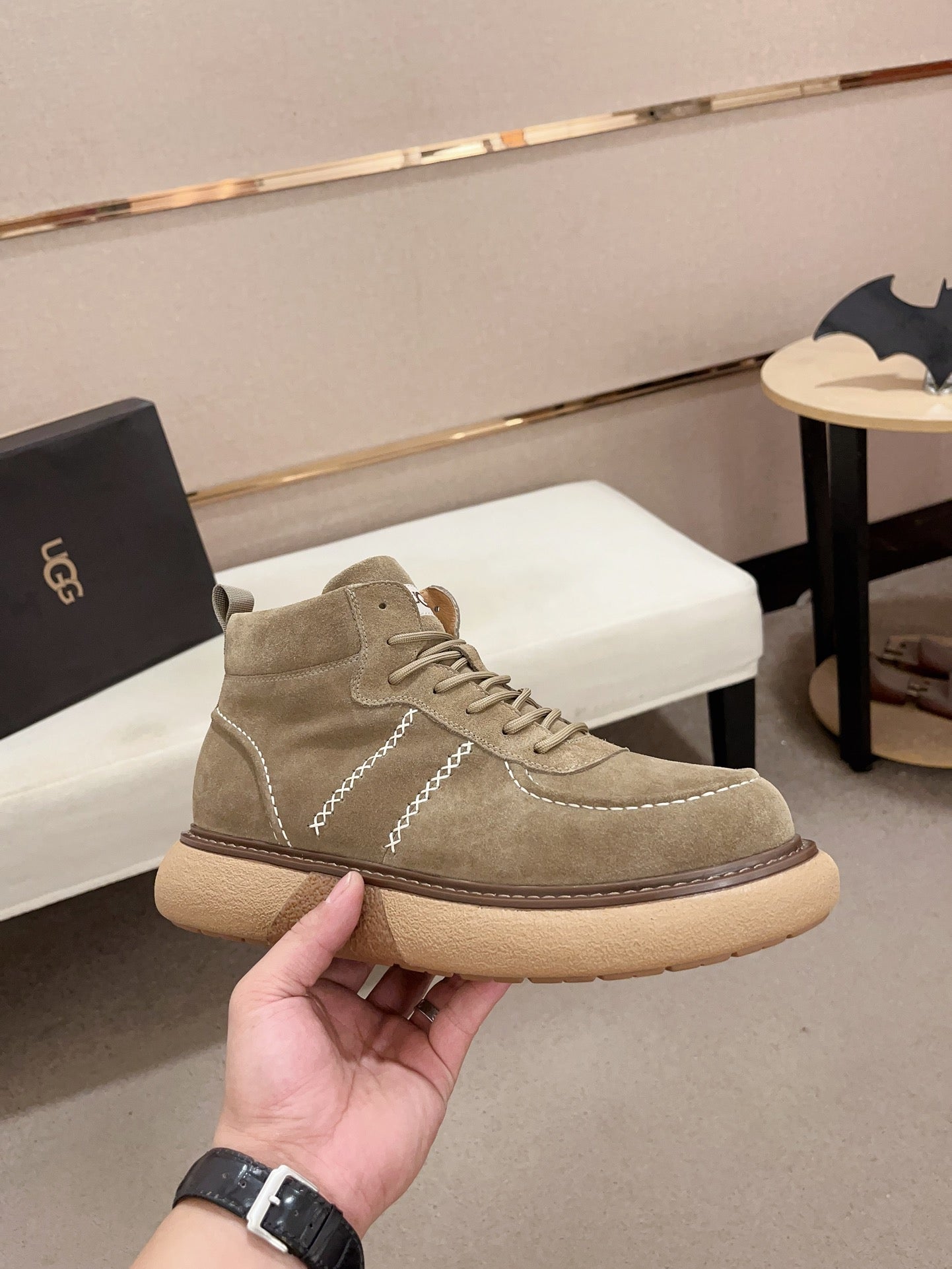 UGG Men's Chukka Lace-Up Boot — Sand Suede