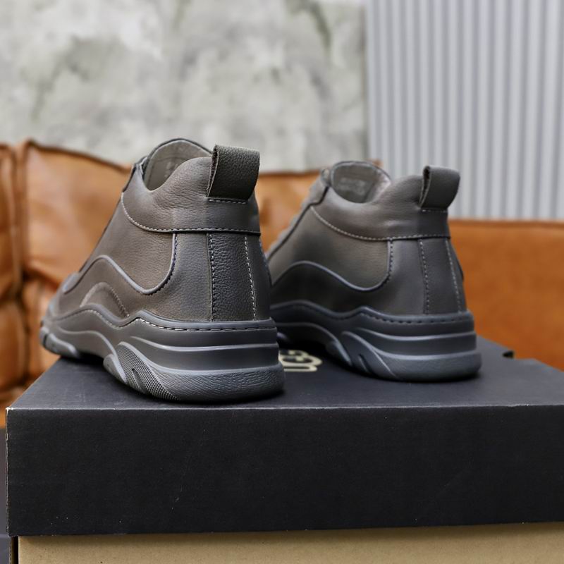 UGG Men's Chunky Sneaker — Charcoal Leather