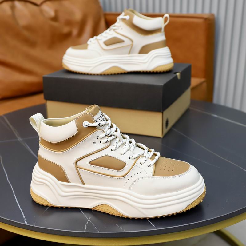 UGG Men's Chunky Sneaker — White Camel